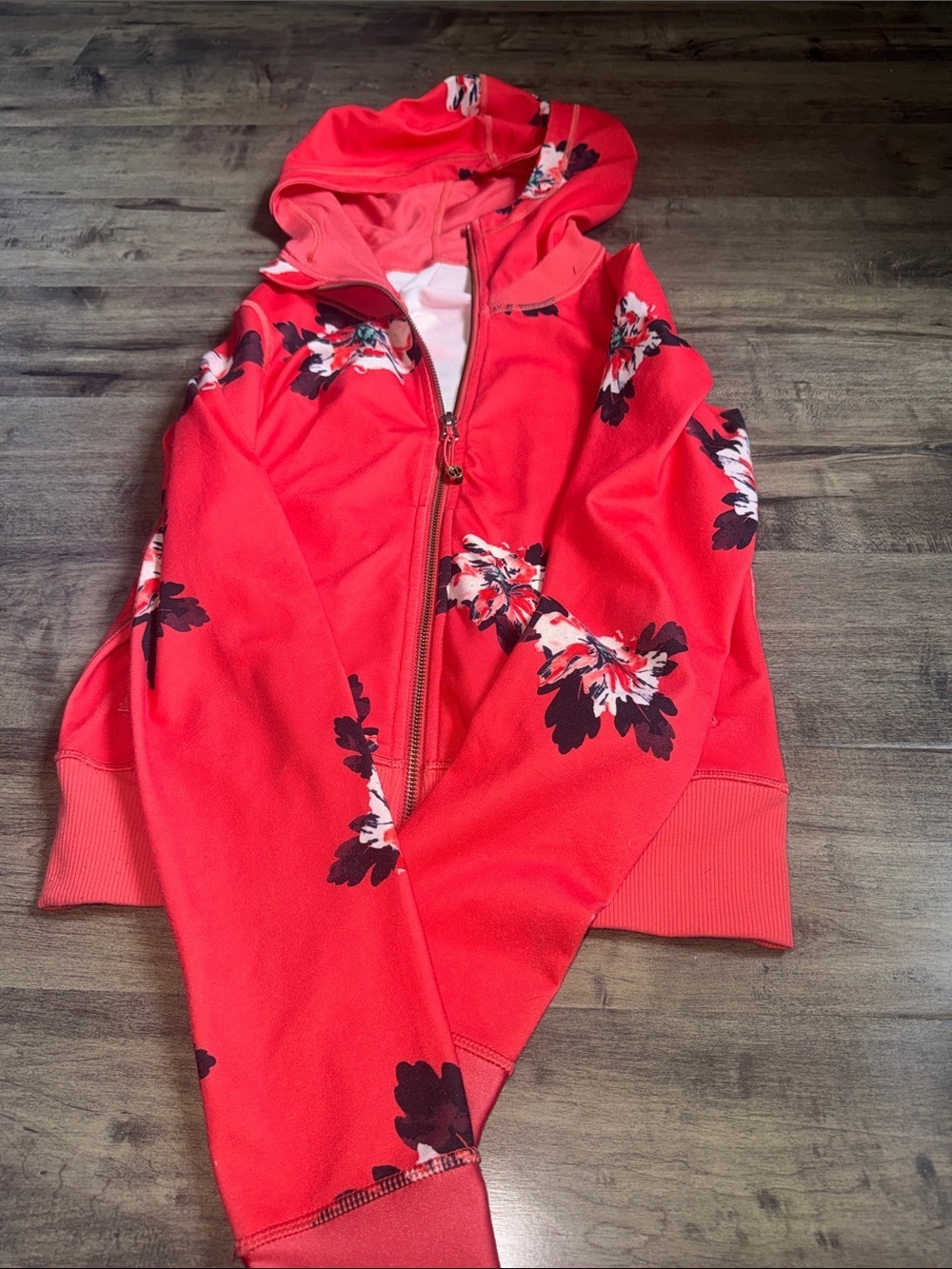 Lululemon Scuba Hoodie Red Floral Print Full Zip Sz 2 Discontinued - Picture 2 of 9